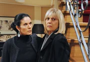 ARD STURM DER LIEBE FOLGE 1728. Doris (Simone Ritscher, l.) setzt Charlotte (Mona Seefried, r.) weiter unter Druck, sie soll den Fürstenhof für immer verlassen. ARD STURM DER LIEBE FOLGE 1728. Doris (Simone Ritscher, l.) setzt Charlotte (Mona Seefried, r.) weiter unter Druck, sie soll den Fürstenhof für immer verlassen.