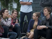 Li-Ming fragt inkognito die Schüler über Frau Schumann aus. (v. li. n. re.: Lucas Leppert, Ruth Schönherr, Henrieke Fritz, Albert Wey.) Li-Ming fragt inkognito die Schüler über Frau Schumann aus. (v. li. n. re.: Lucas Leppert, Ruth Schönherr, Henrieke Fritz, Albert Wey.)