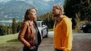 Nach seinem Einsatz trifft Markus (Sebastian Ströbel) auf Alex (Viktoria Ngotsé), die noch ein paar Fragen hat. Nach seinem Einsatz trifft Markus (Sebastian Ströbel) auf Alex (Viktoria Ngotsé), die noch ein paar Fragen hat.