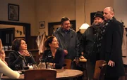 Das neue Thema in Saschas Malkurs bringt die M&auml;nner auf die Palme. Von links: Rosi Brunner (Brigitte Walbrun), Annalena Brunner (Heidrun G&auml;rtner), (KLD), Benedikt Stadlbauer (Andreas Geiss) und Hubert Kirchleitner (Bernhard Ulrich).