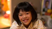 ARD/SWR KINDER DES TSUNAMI, Geschichte im Ersten, Film von Dan Reed. Die 10-jährige Ayaka Kamada verlor ihren geliebten Großvater in der Tsunamiwelle und wurde mit ihrer Familie nach dem Atomunfall aus der Gefahrenzone evakuiert. ARD/SWR KINDER DES TSUNAMI, Geschichte im Ersten, Film von Dan Reed. Die 10-jährige Ayaka Kamada verlor ihren geliebten Großvater in der Tsunamiwelle und wurde mit ihrer Familie nach dem Atomunfall aus der Gefahrenzone evakuiert.