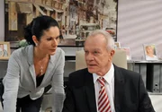 ARD STURM DER LIEBE FOLGE 1725. Werner (Dirk Galuba, r.) macht Doris (Simone Ritscher, l.) entschieden klar, dass er sich erst bei ihr entschuldigt, wenn feststeht, dass sie in Sachen Charlotte unschuldig ist.
