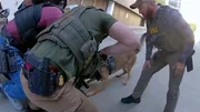 FBI-Agenten und ein Polizeihund