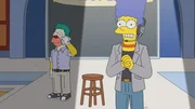 Krusty (l.); Marge (r.) Krusty (l.); Marge (r.)