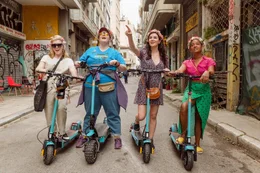 Von links: Endlich wieder vereint: Heather (Alice Lowe), Claire (Jayde Adams), Rachel (Aisling Bea) und  Zoe (Amaka Okafor).
