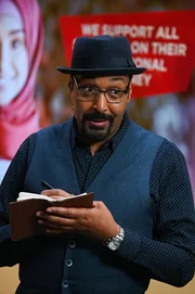 Alec Mercer (Jesse L. Martin) Alec Mercer (Jesse L. Martin)