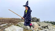 Hexe Pia fliegt in dieser Folge vom Blocksberg durchs Mittelgebirge Harz. Hexe Pia fliegt in dieser Folge vom Blocksberg durchs Mittelgebirge Harz.