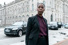 Angela Brickmann (Noma Dumezweni)