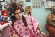 Betty (America Ferrera) bereitet sich auf ein Treffen mit dem Fotografen Vincent Bianchi vor ... Betty (America Ferrera) bereitet sich auf ein Treffen mit dem Fotografen Vincent Bianchi vor ...