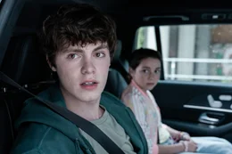 Zach Turner (Jack Champion), Emily Turner (Lilly Aspell)