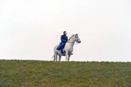 Max Hubacher als vision&auml;rer K&uuml;stensch&uuml;tzer Hauke Haien in einer modernen Adaption von "Der Schimmelreiter" nach Theodor Storms ber&uuml;hmter Vorlage