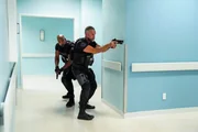 l-r: Daniel 'Hondo' Harrelson (Shemar Moore), David 'Deacon' Kay (Jay Harrington)