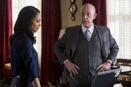 Die junge Analystin Marybeth Medina (Cynthia Addai-Robinson) soll Ray King (J. K. Simmons) bei seinen Ermittlungen unterst&uuml;tzen.