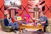 Vico und Dominik aus der WG Teneriffa berichten Elton von ihren spannenden Erfahrungen im WG-Leben.
