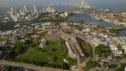 Über Jahrhunderte hinweg schützt eine ungewöhnlich geformte Festungsanlage die Stadt Cartagena in Kolumbien. Über Jahrhunderte hinweg schützt eine ungewöhnlich geformte Festungsanlage die Stadt Cartagena in Kolumbien.