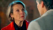 Richard (Florian Odendahl) erpresst Victoria (Caroline Schreiber): Entweder sie entschuldigt sich öffentlich, oder er plaudert ihr dunkles Geheimnis aus! Richard (Florian Odendahl) erpresst Victoria (Caroline Schreiber): Entweder sie entschuldigt sich öffentlich, oder er plaudert ihr dunkles Geheimnis aus!