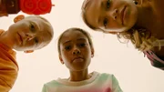 (v.li.): Herman Nysæther Grinde (Theodor), India Dee Kvangarsnes (Noor), Selma Skaare Tanderø (Thea). (v.li.): Herman Nysæther Grinde (Theodor), India Dee Kvangarsnes (Noor), Selma Skaare Tanderø (Thea).