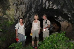 Zusammen mit Michael und Christian begibt sich Johanna auf abenteuerliche Schatzsuche. (v. li. n. re. Oliver Bootz, Julia Stinshoff, Marek Erhardt).