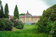 Gesund durch Wasser und frische Luft: Am Ufer des Vejle-Fjords im Osten D&auml;nemarks befindet sich ein Schloss, das einst als Sanatorium diente.