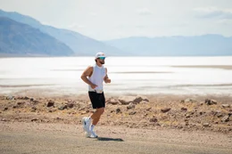 Arda Saat&ccedil;i beim Training am 4. Mai 2026 in Death Valley, Kalifornien.
