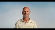 Fußballer Rico Steinmann entscheidet sich als einer der wenigen DDR-Stars bei seinem Heimatverein zu bleiben - zahlt sich seine Loyalität aus? Fußballer Rico Steinmann entscheidet sich als einer der wenigen DDR-Stars bei seinem Heimatverein zu bleiben - zahlt sich seine Loyalität aus?