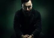 Der Londoner Psychologe Joseph O'Loughlin (Aidan Turner) gerät unter Mordverdacht. Der Londoner Psychologe Joseph O'Loughlin (Aidan Turner) gerät unter Mordverdacht.