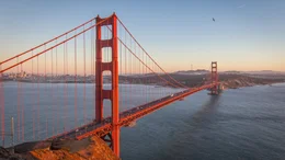 Die Golden Gate Bridge ist eine ber&uuml;hmte H&auml;ngebr&uuml;cke in San Francisco, Kalifornien.