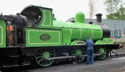 Lokomotive 957 alias „Der Grüne Drache“ ist der Star aus „The Railway Children“. Der Film wird größtenteils am Bahnhof Oakworth gedreht. Lokomotive 957 alias „Der Grüne Drache“ ist der Star aus „The Railway Children“. Der Film wird größtenteils am Bahnhof Oakworth gedreht.