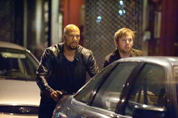 Der gef&auml;hrliche Collins (Common, l.) und Armstrong (Jimmi Simpson) sind einem Ehepaar auf den Fersen, das sich an einem sehr seltsamen Date-Abend befindet.