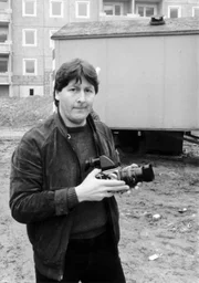 Pierre Boom als Fotoreporter in Ost-Berlin.