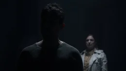 Aaron (Kai Bosse) hat sich in eine Abw&auml;rtsspirale begeben und seine Mutter Monika (Evelyn Plank) kommt zu Besuch, um nach ihm zu sehen.