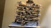 Ratten in einem Inhalationstest. Es handelt sich um eine Toxizit&auml;tspr&uuml;fung. Dazu werden die Tiere in enge Fixierr&ouml;hren in einer sogenannten Inhalationseinrichtung gepresst und gezwungen, die Testsubstanz einzuatmen.