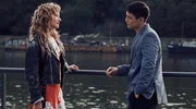 Nelly (Ella Morgen) m&ouml;chte Tsuneo (Madieu Ulbrich) f&uuml;r sich gewinnen.
