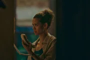 Claudia (Gugu Mbatha-Raw)
