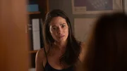 „False Alarm“ – Station 42 responds to a false alarm call that escalates into a dangerous hostage situation on FIRE COUNTRY. Jared Padalecki guest stars as Camden, a SoCal firefighter who immediately recognizes Bode’s raw talent. Pictured: Stephanie Arcila as Gabriela Perez. „False Alarm“ – Station 42 responds to a false alarm call that escalates into a dangerous hostage situation on FIRE COUNTRY. Jared Padalecki guest stars as Camden, a SoCal firefighter who immediately recognizes Bode’s raw talent. Pictured: Stephanie Arcila as Gabriela Perez.