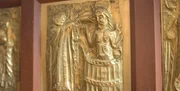 Die einzige Darstellung von der Taufe Harald Blauzahns befindet sich in der Kirche von Tandrup in Jütland. Die einzige Darstellung von der Taufe Harald Blauzahns befindet sich in der Kirche von Tandrup in Jütland.