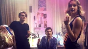 WG-Party mit Leif (Joscha Baltha, li.), Nikki (Justus Riesner) und Lexa (Salome Kie&szlig;ling).