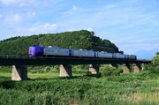 Der „Lavendelexpress“: Der Sonderzug fährt nur im Sommer von Sapporo zu den Blumenfeldern Furanos. Der „Lavendelexpress“: Der Sonderzug fährt nur im Sommer von Sapporo zu den Blumenfeldern Furanos.
