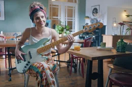 Die erfolgreiche Jazz-Bassistin Kinga Glyk wehrt sich dagegen, einem bestimmten Stil zugeordnet zu werden.
