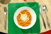 Leibgericht H&auml;hnchen-Curry mit selbstgemachter Currypaste und Limetten-Reis von Jenny Palme.