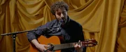 Eine sanfte Vision für die Zukunft: José González spielt die sehr melodische und politisch engagierte Musik seiner jüngsten Alben, ohne dabei auf die Hits und Coverversionen zu verzichten, mit denen er bekannt geworden ist. Eine sanfte Vision für die Zukunft: José González spielt die sehr melodische und politisch engagierte Musik seiner jüngsten Alben, ohne dabei auf die Hits und Coverversionen zu verzichten, mit denen er bekannt geworden ist.