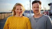 Wie frisch verliebt: Nora (Tanja Wedhorn) und Max (Bernhard Piesk).