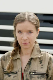 Alexandra Schalaudek als Elke Willmers. Alexandra Schalaudek als Elke Willmers.