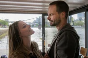 Leo (Wanja Mues) und Nele (Sina Tkotsch) unterstützen einander, wo sie nur können. Leo (Wanja Mues) und Nele (Sina Tkotsch) unterstützen einander, wo sie nur können.
