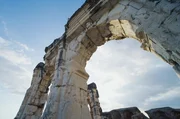 Nach 195 Kilometern auf der Via Appia kommt man in die damals wichtigste Stadt südlich von Rom: Capua. Nach 195 Kilometern auf der Via Appia kommt man in die damals wichtigste Stadt südlich von Rom: Capua.