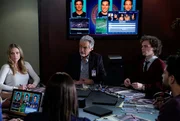 Jennifer "JJ" Jareau (A.J. Cook), David Rossi (Joe Mantegna), Dr. Spencer Reid (Matthew Gray Gubler, r.) Jennifer "JJ" Jareau (A.J. Cook), David Rossi (Joe Mantegna), Dr. Spencer Reid (Matthew Gray Gubler, r.)