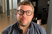 Der Politikwissenschaftler Michael Hunklinger sieht die Akzeptanz von Queersein als wichtigen Gradmesser der Demokratie. Der Politikwissenschaftler Michael Hunklinger sieht die Akzeptanz von Queersein als wichtigen Gradmesser der Demokratie.