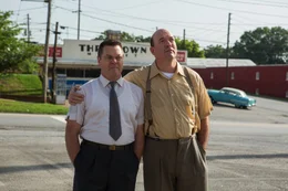 Dick (Nick Offerman, l.) und Mac McDonald (John Carroll Lynch, r.) m&uuml;ssen mit ansehen, wie ihr Familienbetrieb zu einer Fast-Food-Kette mutiert, bei der sie praktisch kein Mitspracherecht mehr haben.