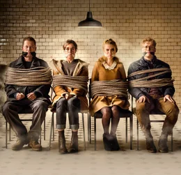 L-R: Luke Steiner (Til Schweiger), Nicki (Anne Sch&auml;fer), Mascha Butkin (Lisa Tomaschewsky), Theo Ransoff (Matthias Schweigh&ouml;fer).