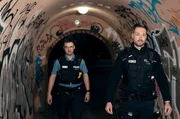 Polizeikommissare Jonas Horder und Maximilian Hagel im nächtlichen Einsatz Polizeikommissare Jonas Horder und Maximilian Hagel im nächtlichen Einsatz